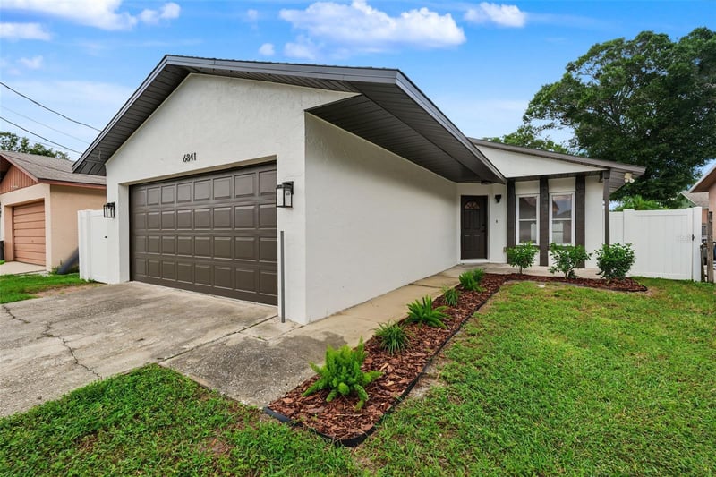 6841 46th St N, Pinellas Park, FL 33781