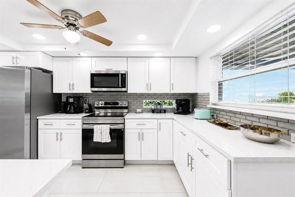 11355 2nd St E, Treasure Island, FL 33706