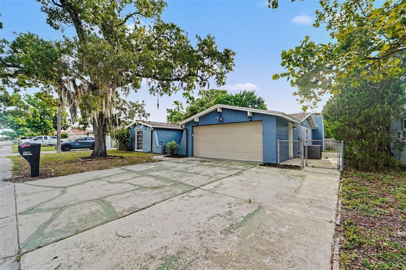 9540 Rainbow Ln, Port Richey, FL 34668