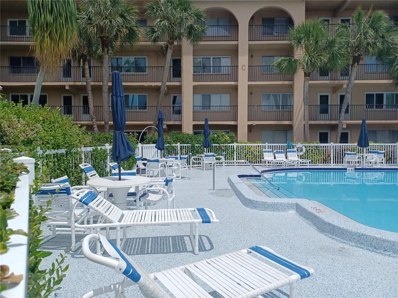 2525 W Bay Dr #A12, Belleair Bluffs, FL 33770