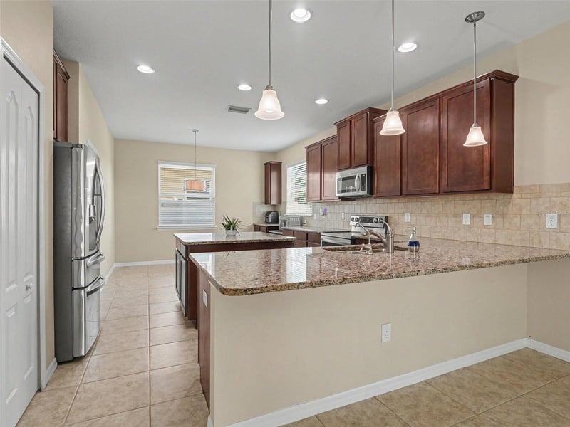 10413 Avian Forrest Dr, Riverview, FL 33578