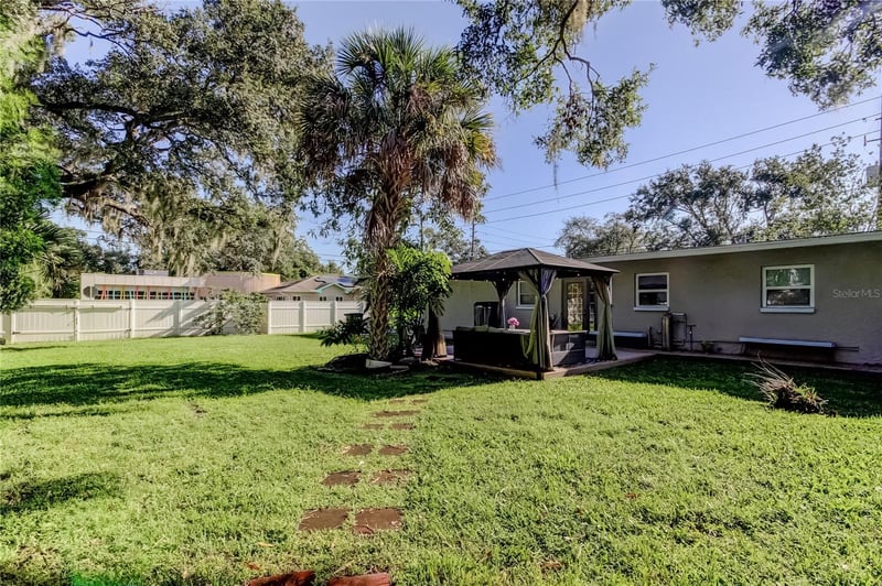 375 10th Ave N, Safety Harbor, FL 34695