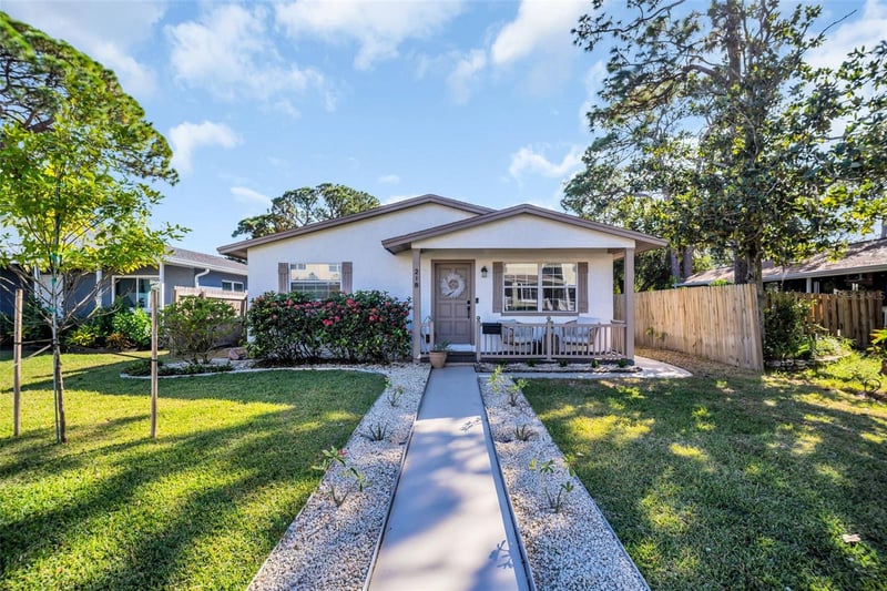 218 49th Ave N, St Petersburg, FL 33703
