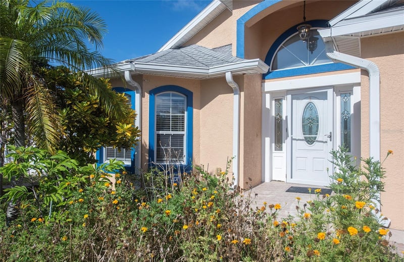 1150 Oakwood Dr, Dunedin, FL 34698