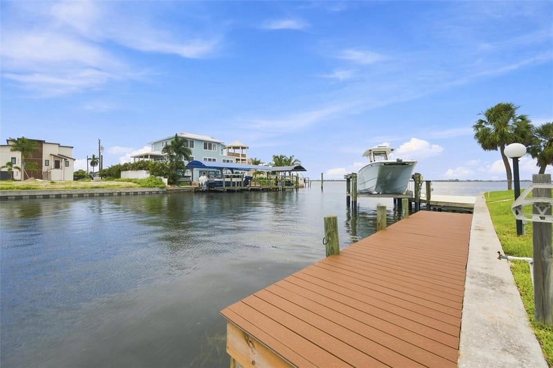 3840 Catalina Dr, Bradenton, FL 34210