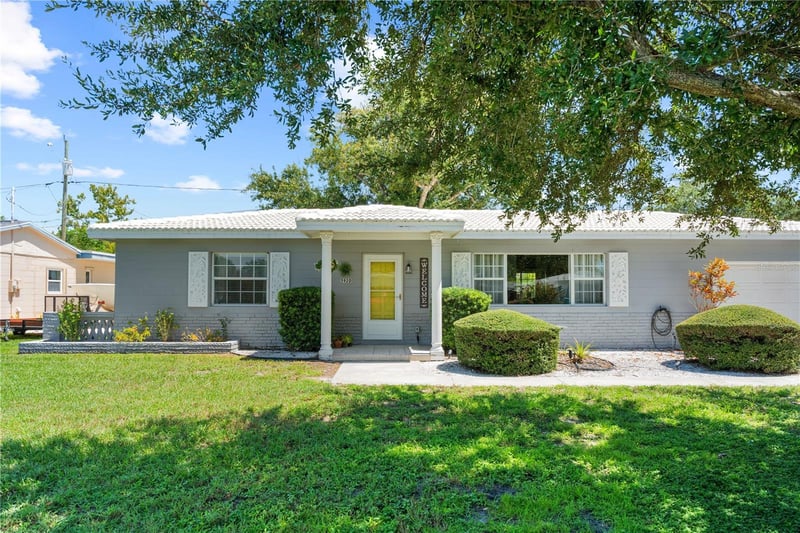 5920 49th Ave N, Kenneth City, FL 33709