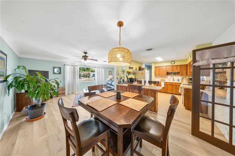 5920 49th Ave N, Kenneth City, FL 33709