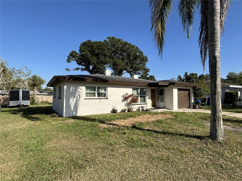 1347 Buckingham Dr, Clearwater, FL 33756