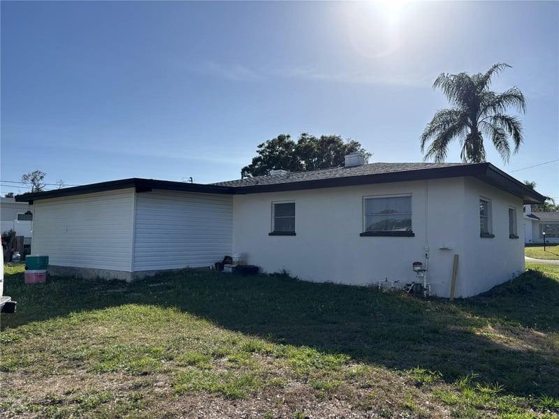 1347 Buckingham Dr, Clearwater, FL 33756
