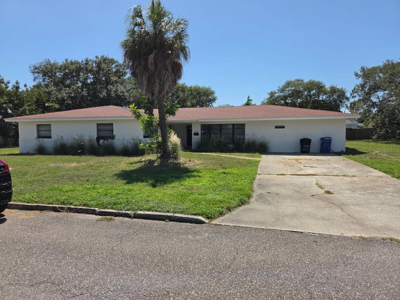 2711 Queen St S, St Petersburg, FL 33712