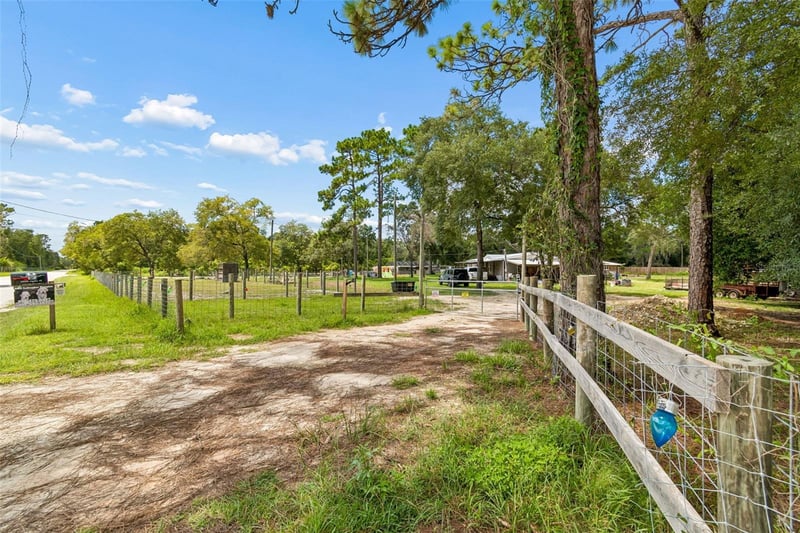 18020 Rigsby Rd, Spring Hill, FL 34610