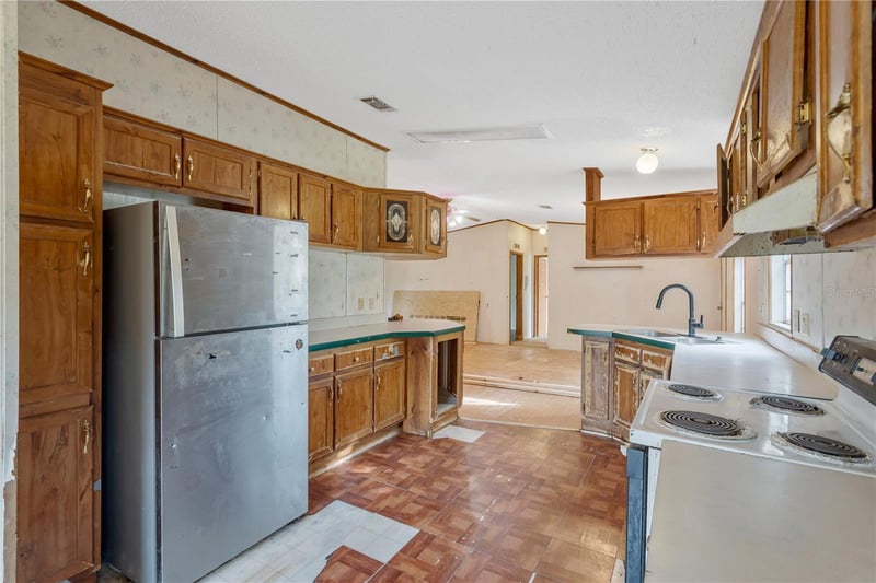11620 E Bay Rd, Gibsonton, FL 33534