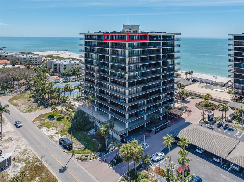 7600 Bayshore Dr #1206, Treasure Island, FL 33706