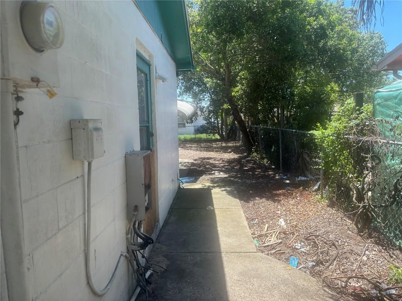 8648 Fox Hollow Dr, Port Richey, FL 34668