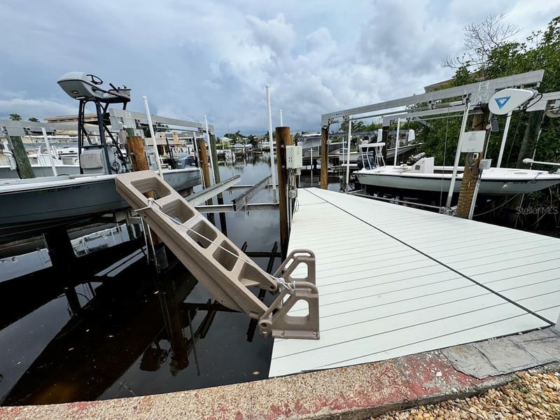 5451 Bayou Grande Blvd NE, St Petersburg, FL 33703