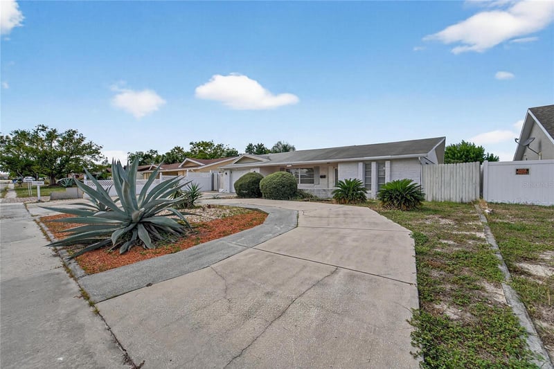 10841 Piccadilly Rd, Port Richey, FL 34668