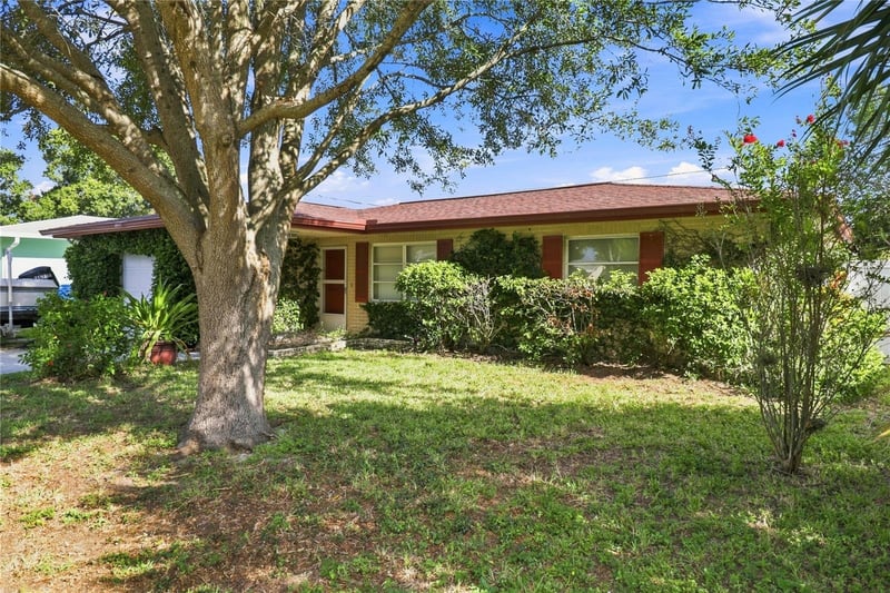 1070 6th Ave NE, Largo, FL 33770