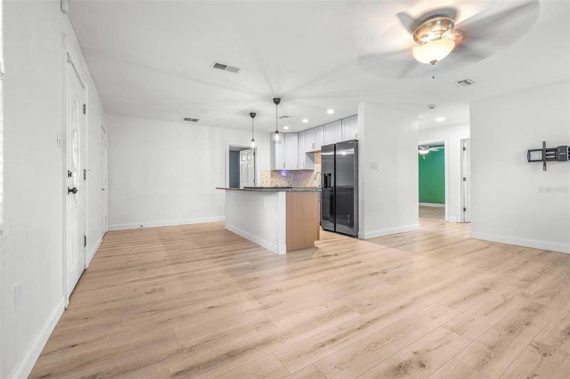 729 88th Ave N, St Petersburg, FL 33702