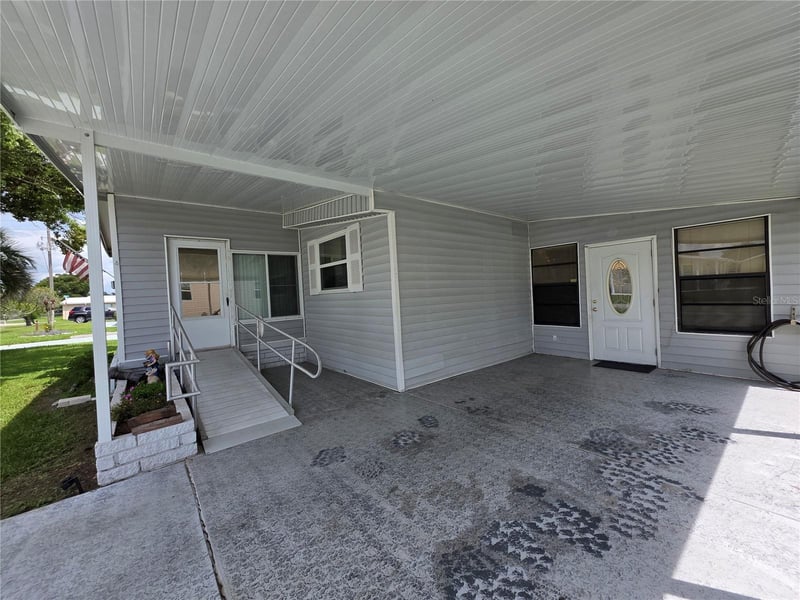 5634 Arrowhead Dr, Zephyrhills, FL 33542