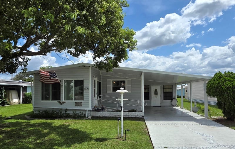 5634 Arrowhead Dr, Zephyrhills, FL 33542