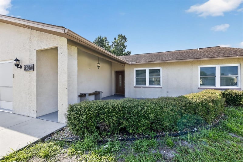 3104 Dole St, Holiday, FL 34691