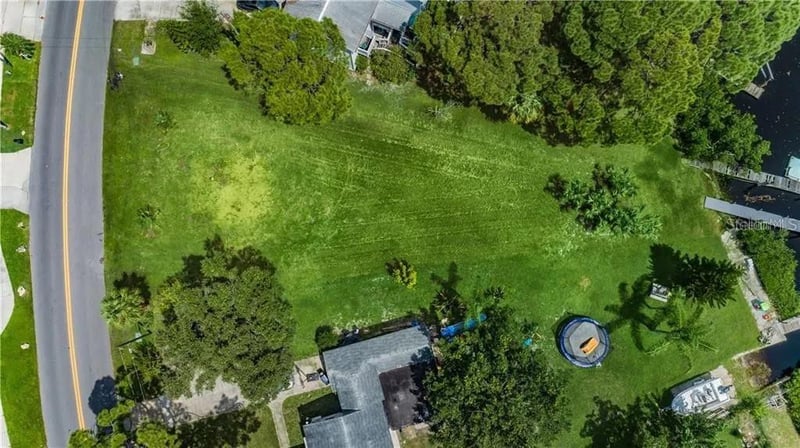 Riverside Dr, Tarpon Springs, FL 34689