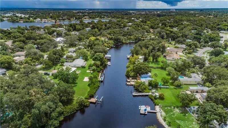 Riverside Dr, Tarpon Springs, FL 34689