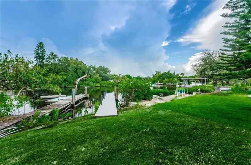 Riverside Dr, Tarpon Springs, FL 34689