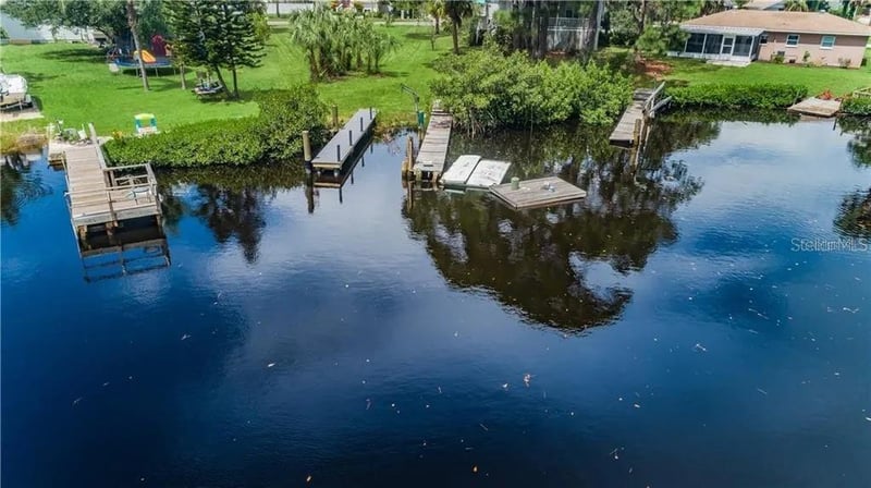 Riverside Dr, Tarpon Springs, FL 34689