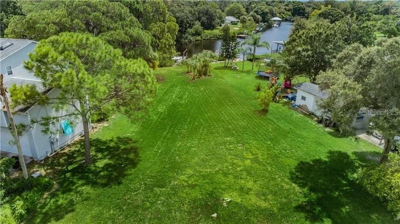 Riverside Dr, Tarpon Springs, FL 34689
