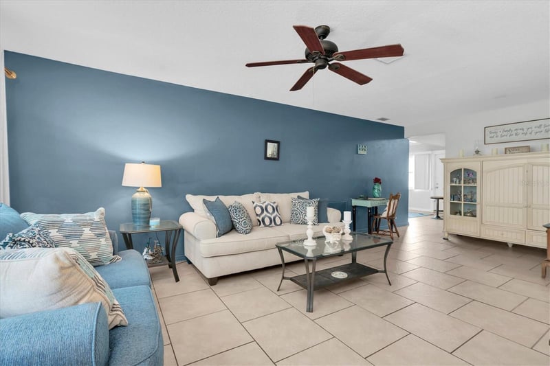 7030 Versailles N, Pinellas Park, FL 33781