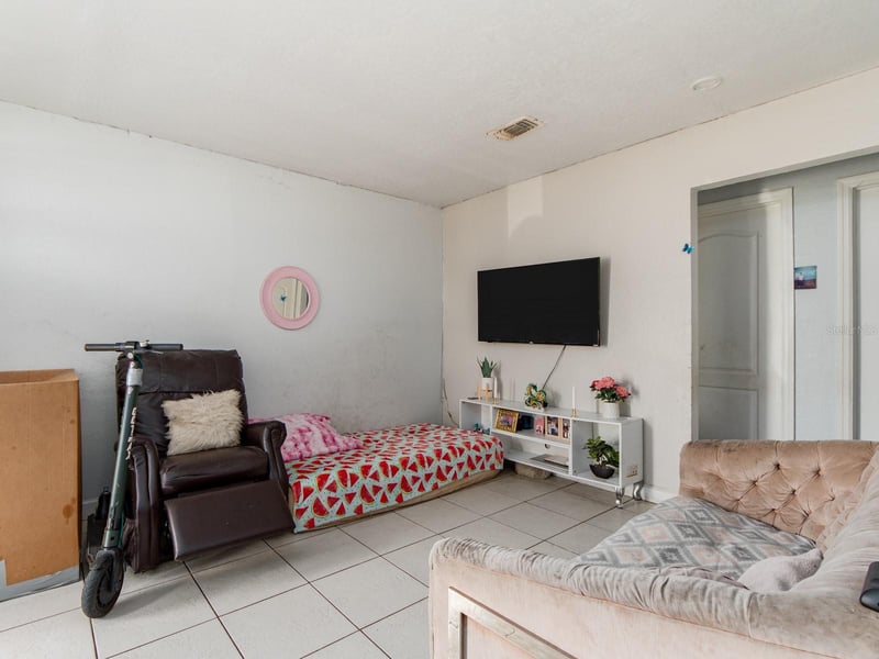 2532 W Walnut St, Tampa, FL 33607