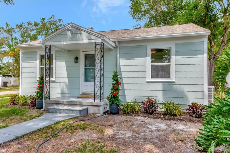 1419 55th St S, Gulfport, FL 33707