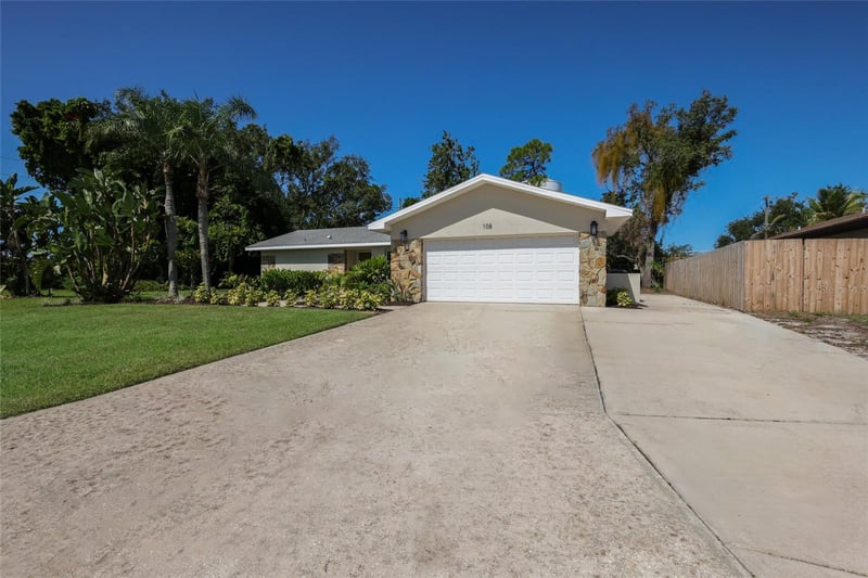 108 70th St NW, Bradenton, FL 34209