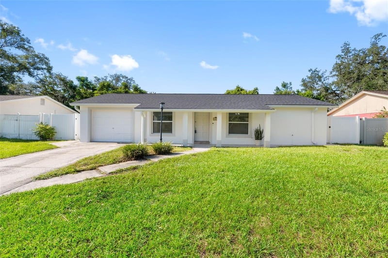 107 Valley Dr, Brandon, FL 33510