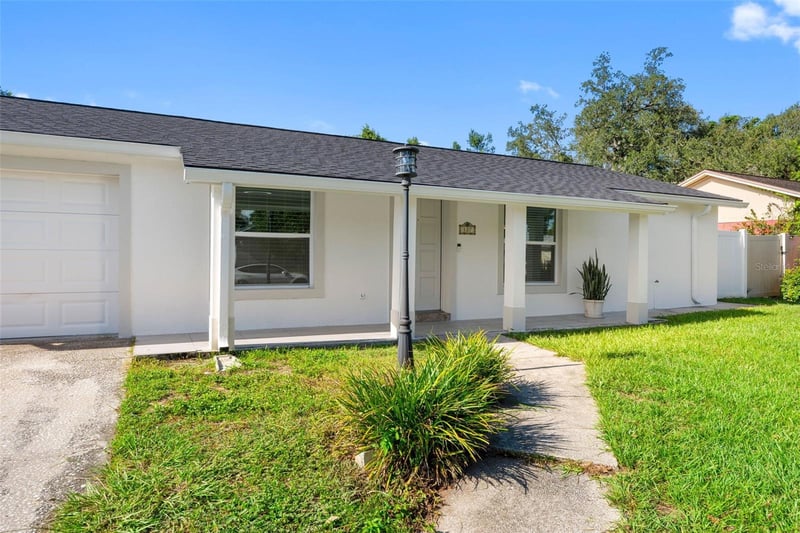 107 Valley Dr, Brandon, FL 33510