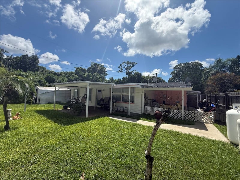 1650 Aqua Ln, Holiday, FL 34691