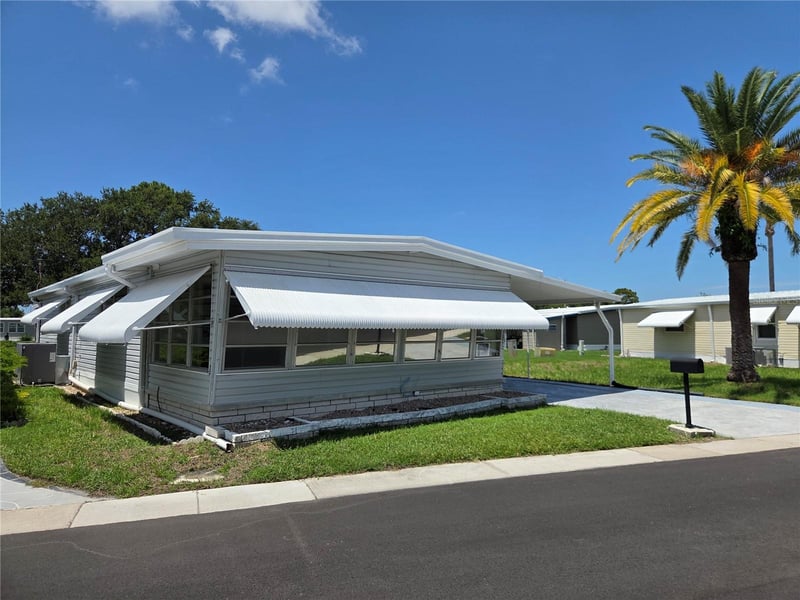10346 S Lake Dr #131, Largo, FL 33773