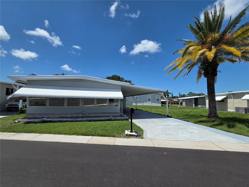 10346 S Lake Dr #131, Largo, FL 33773
