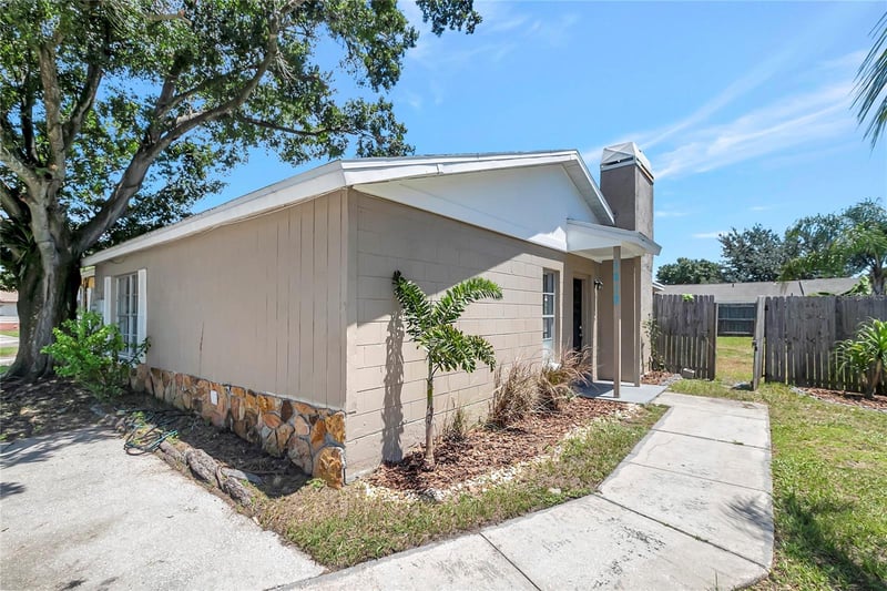 1212 Coolmont Dr, Brandon, FL 33511