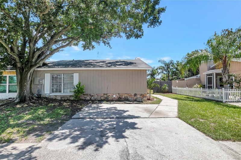 1212 Coolmont Dr, Brandon, FL 33511