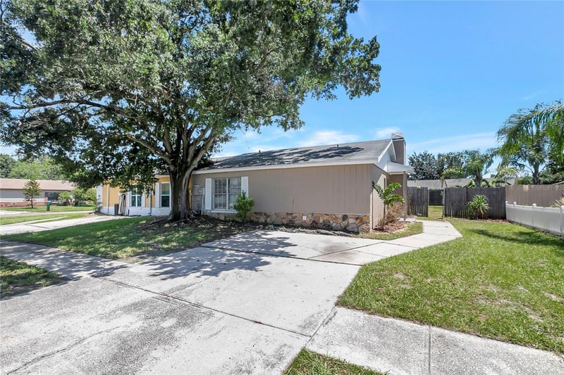 1212 Coolmont Dr, Brandon, FL 33511
