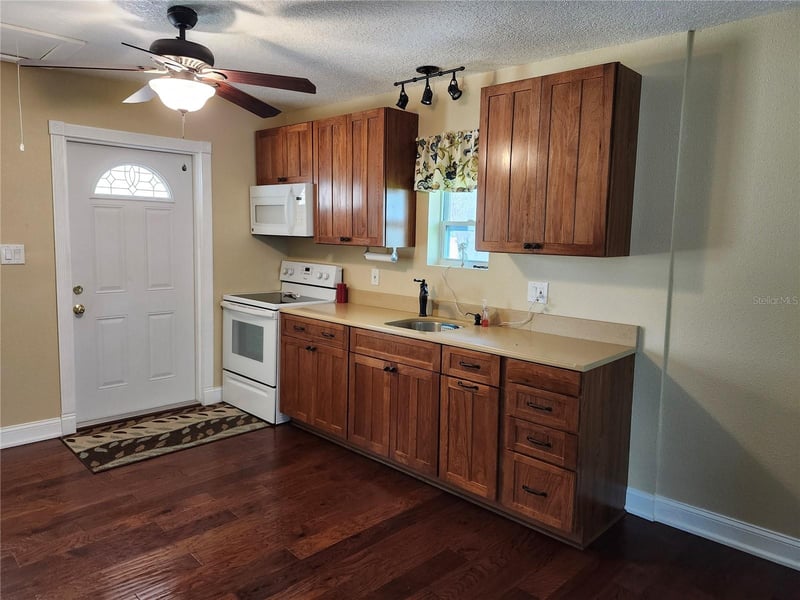 6117 River Rd, New Port Richey, FL 34652