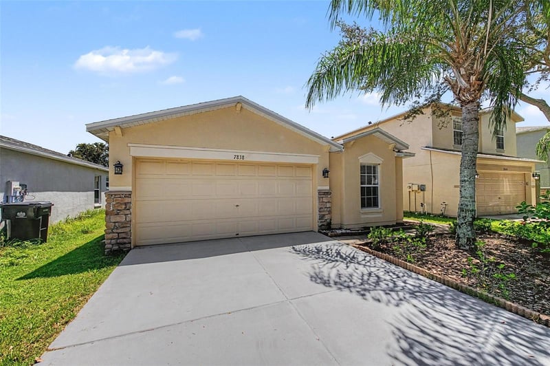 7838 Carriage Pointe Dr, Gibsonton, FL 33534
