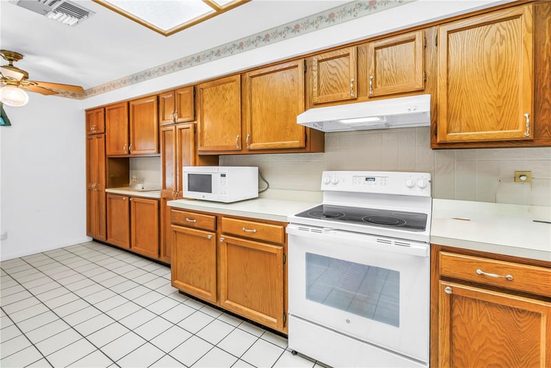 10263 98th St, Largo, FL 33773