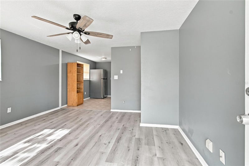 5450 - 5452 Lisa Cir, Zephyrhills, FL 33542