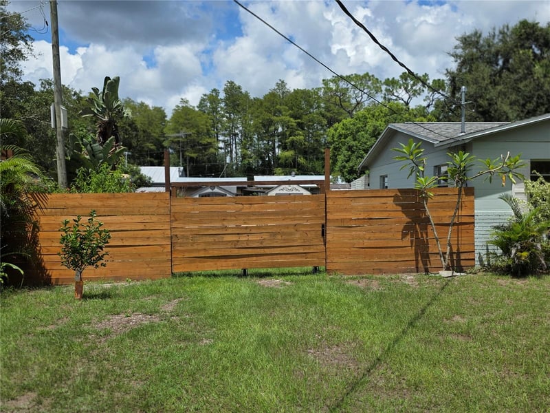 5809 Half Moon Lake Rd, Tampa, FL 33625