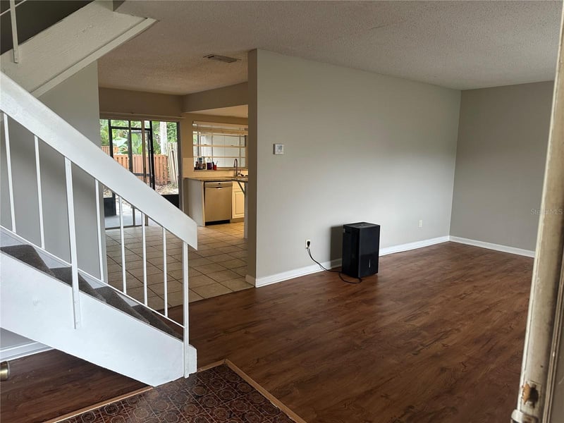 14752 Morning Dr, Lutz, FL 33559