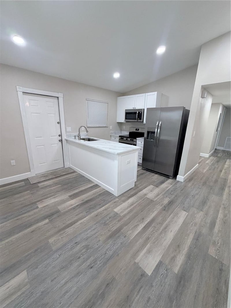 927 Lakewood Ave, Tampa, FL 33613