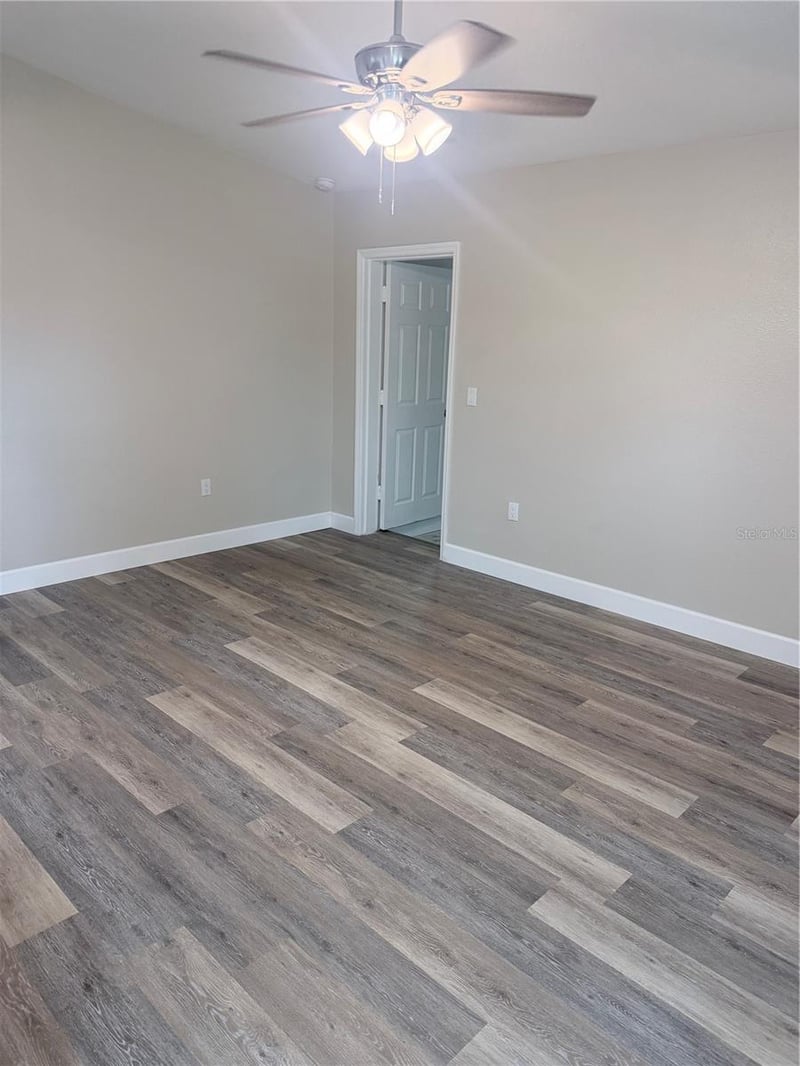 927 Lakewood Ave, Tampa, FL 33613
